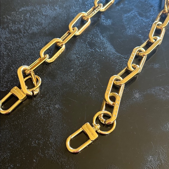 Gold Chain Link Strap - Picture 2 of 2